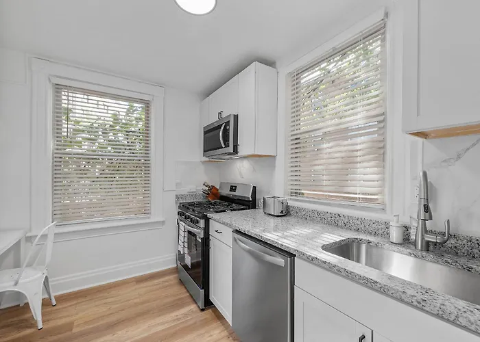 Shadyside 2a Bright And Stylish Private Bedroom With Shared Bathroom Pittsburgh